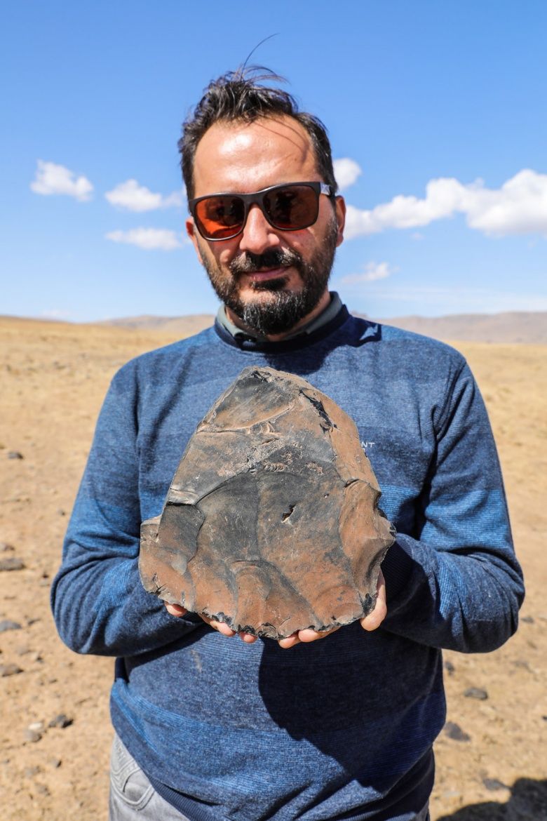 Van'ın Erciş ilçesindeki Meydan Dağı arkeolojik yüzey araştırmaları