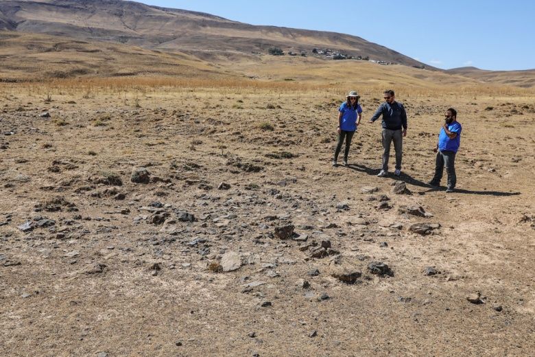 Van'ın Erciş ilçesindeki Meydan Dağı arkeolojik yüzey araştırmaları