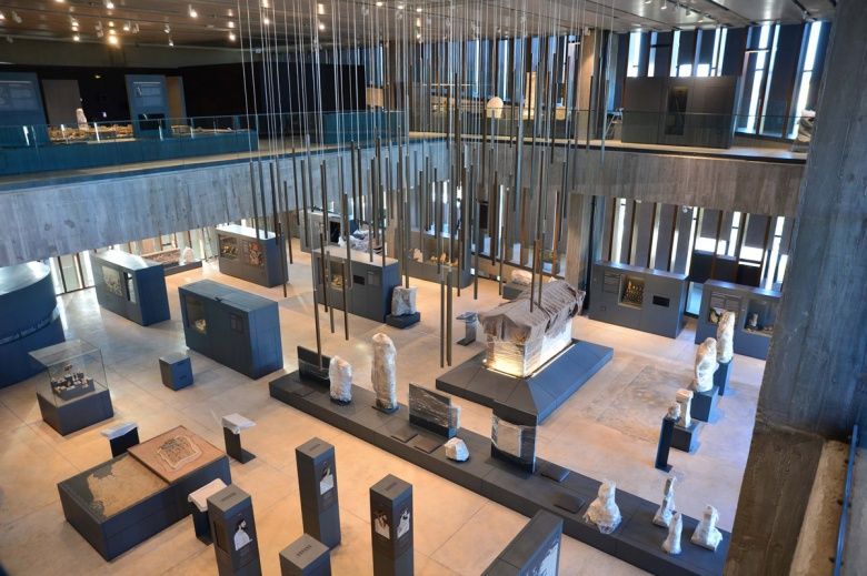 Açılış için gün sayan Troya Müzesi vitrinlerinden ilk fotoğraflar