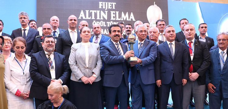 Diyarbakır, FIJET'in Altın Elma Ödülünü törenle aldı