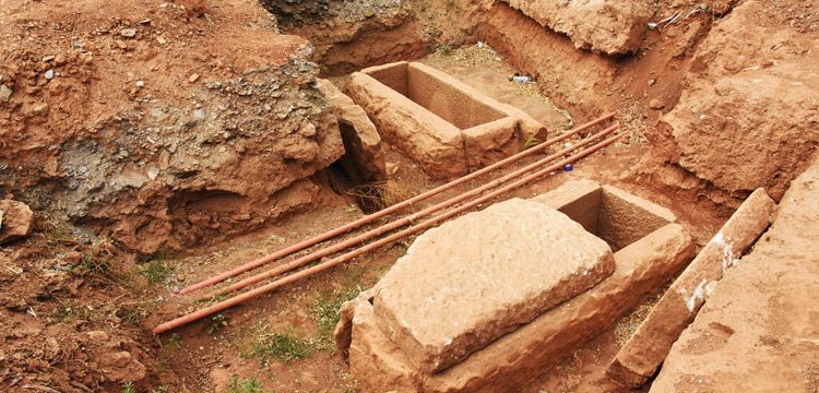 Euromos'ta bulunan 8 farklı tipte 18 antik mezar korumaya alındı