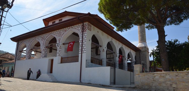 Restorasyonu biten 262 yıllık Cihanoğlu Camisi ibadete açıldı