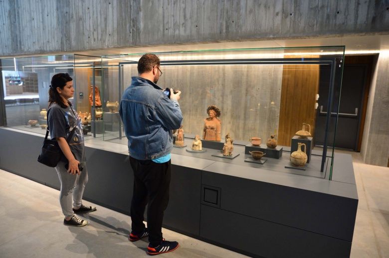 Ziyarete açılan Truva Müzesinin ilk ziyaretçileri