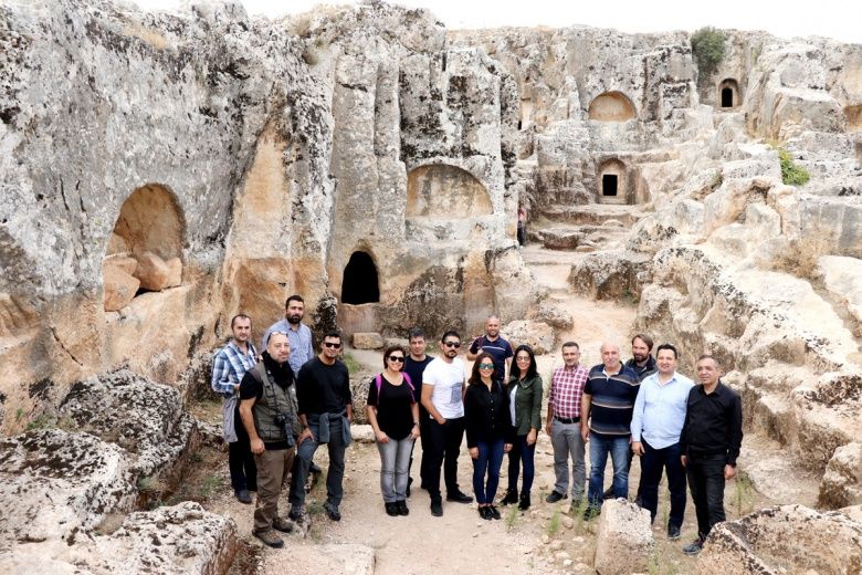 Nemrut Dağı harabelerinde çiğ köfte partisi