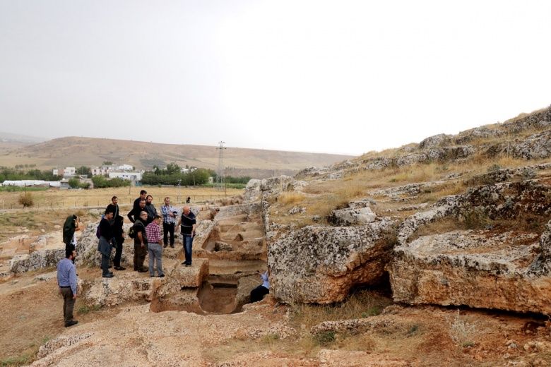 Nemrut Dağı harabelerinde çiğ köfte partisi