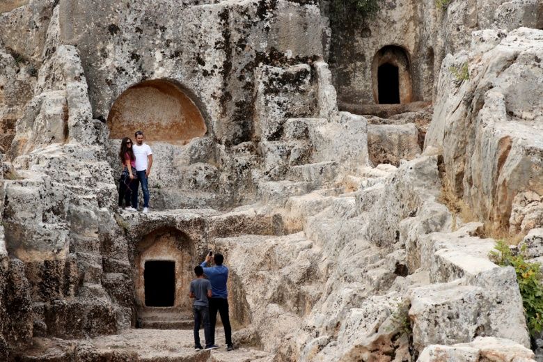 Nemrut Dağı harabelerinde çiğ köfte partisi