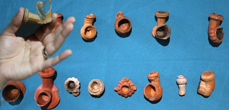 Bursa'daki Hisar Arkeopark'ta 3 asırlık yüzlerce pipo bulundu
