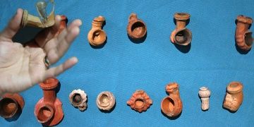 Bursadaki Hisar Arkeoparkta 3 asırlık yüzlerce pipo bulundu