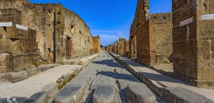 Yeni arkeolojik keşif Pompeii antik kentinin kül oluş tarihini tartışmaya açtı