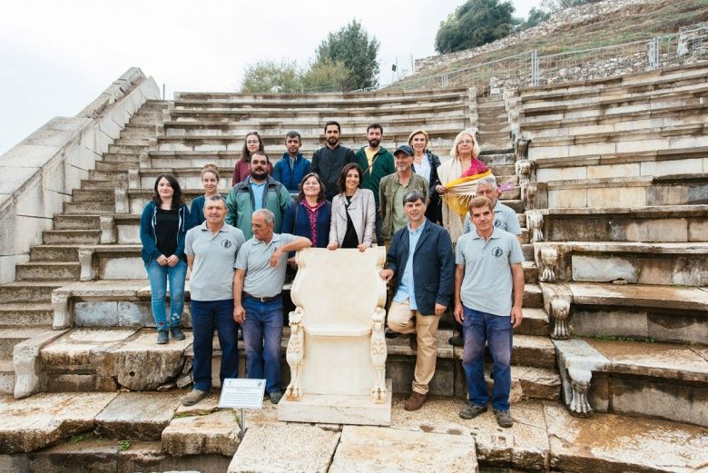 Metropolis antik kentinin soylu koltuğu 200 yıl sonra yerine döndü