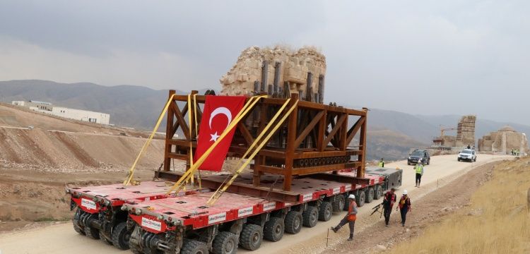 Hasankeyf Kalesi Orta Kapısı da Kültürel Park Alanına taşındı