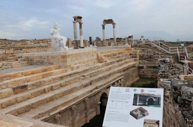 Hades ve Kerberos Hierapolis'te ziyaretçileri görmek için gün sayıyor