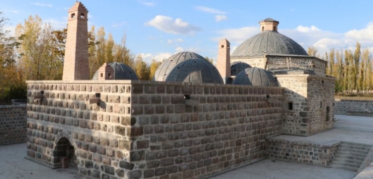 Erzincan'daki Çadırcı Hamamı'nın restorasyonu tamamlanmak üzere