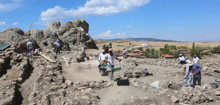 Boğazkalede bulunan Hattuşa antik kenti kazılarda çalışan işçilerini emekli ediyor