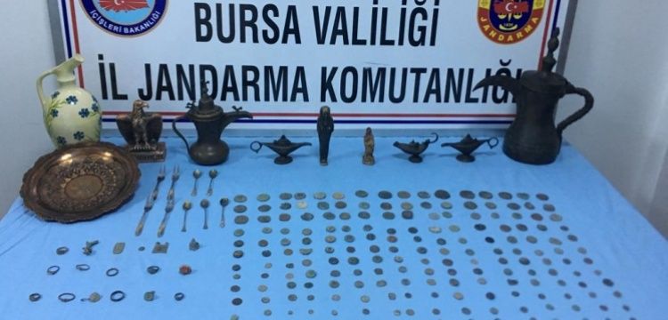 Bursa'da  224 parça tarihi eseri satmak isteyen 3 kişi yakalandı