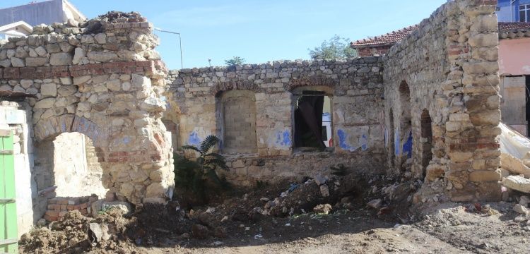 Çatalca'da Osmanlı evlerini kazan 7 defineci yakalandı