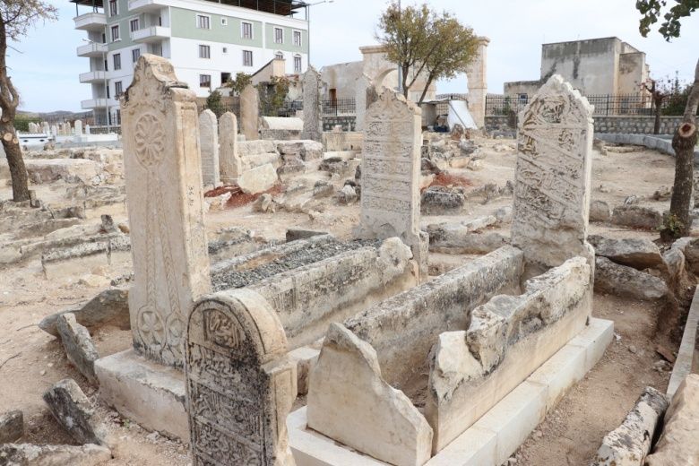 Tillo'daki 250 yıllık Sultan Memduh Mezarlığında restorasyon sürüyor