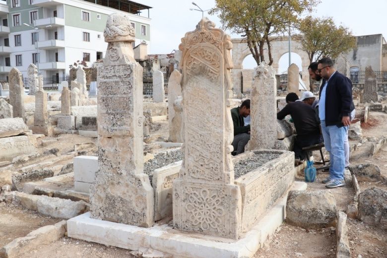 Tillo'daki 250 yıllık Sultan Memduh Mezarlığında restorasyon sürüyor