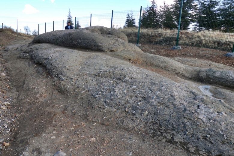 Elazığ'da Ejderha Taşı efsanesini doğuran kayalar