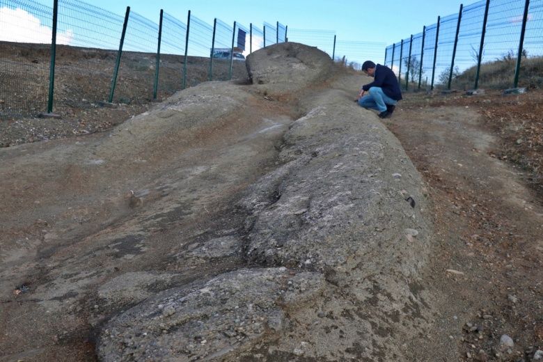Elazığ'da Ejderha Taşı efsanesini doğuran kayalar