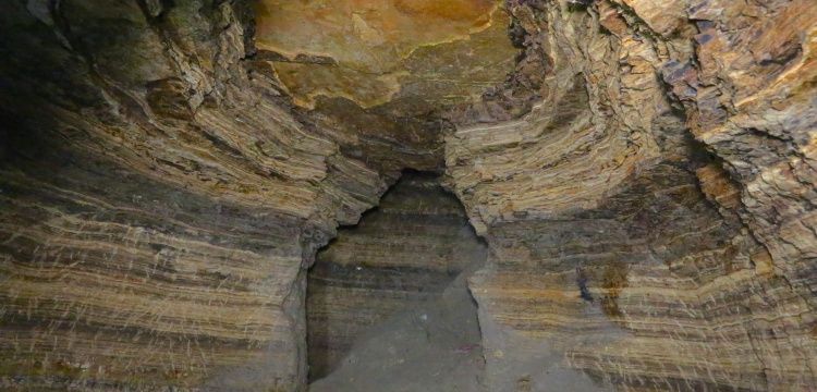 Bayburt Hakimtepe'de arkeologlar kayalara oyulmuş yapılar buldu