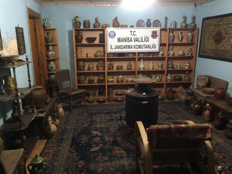 Jandarma 82'lik ihtiyarın çiftliğinde 'Definecilik Müzesi' buldu