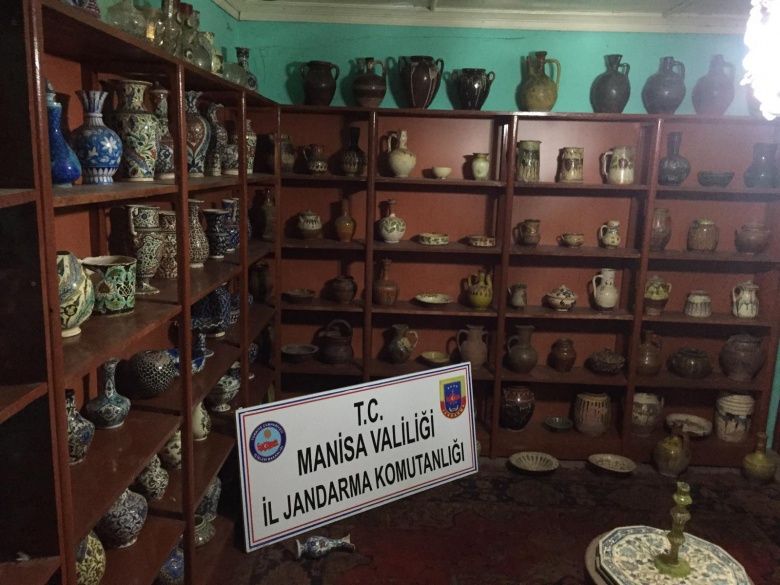 Jandarma 82'lik ihtiyarın çiftliğinde 'Definecilik Müzesi' buldu