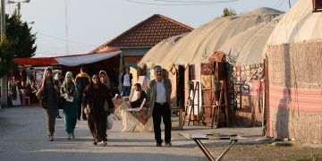 Bender Türkmenin çadır pazarı turistlerin hâlâ gözde mekanı