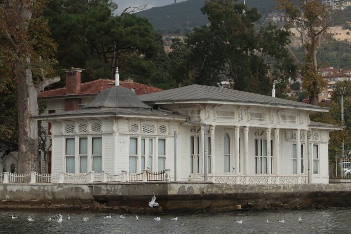 Kaiser Wilhelm Köşkü: İstanbul'da inşa edilerek Hereke'ye taşındı