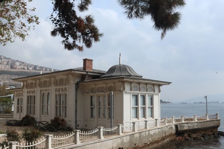 Kaiser Wilhelm Köşkü: İstanbul'da inşa edilerek Hereke'ye taşındı