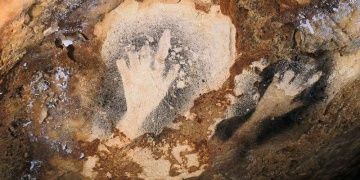 Paleolitik çağ el izlerindeki eksik parmaklar bilinçli mi kesilmişti?