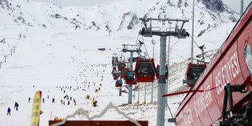 Erciyes Dağında turizm sezonu 30 bin kişi ile başladı