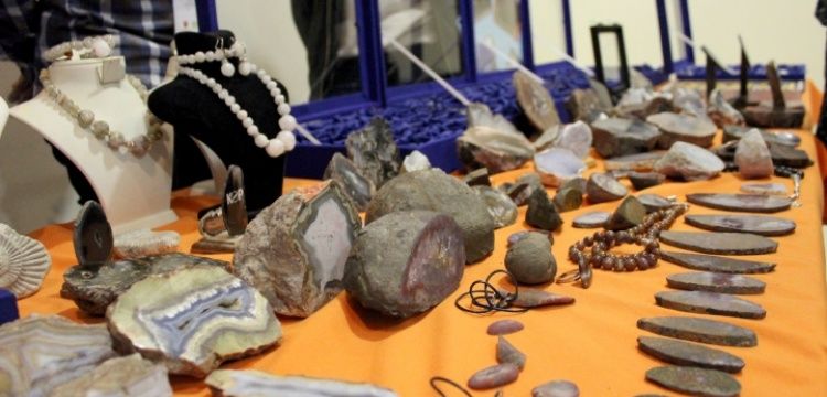 Değerli ve Yarı Değerli Taşlar çalıştayı İstanbul'da başladı
