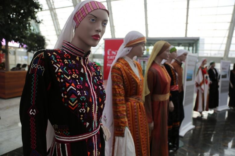 Filistin'in Geleneksel Elbiseleri ve yöresel desenleri Ankara'da