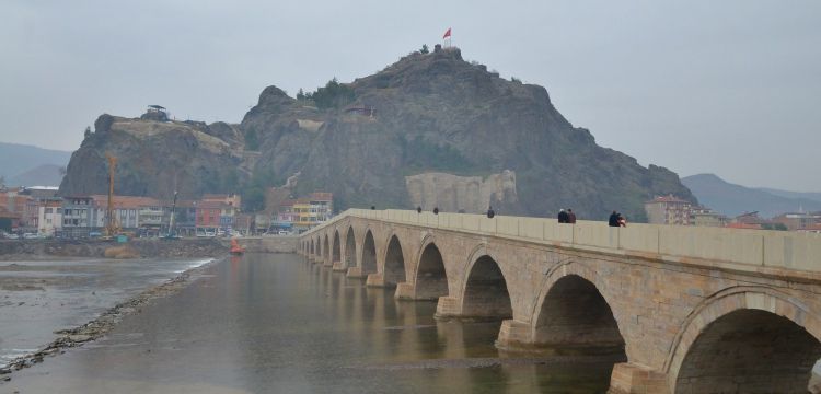 Koyunbaba Köprüsü'nde 5 yıldır süren restorasyon sona yaklaşıyor