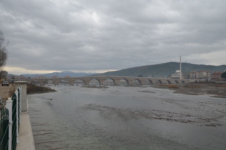 Osmancık Koyunbaba Köprüsü açılmak için gün sayıyor