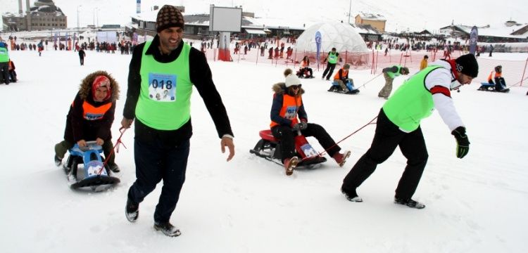Erciyes kış turizm tesislerinde Artık Çekilmez Oldun yarışması