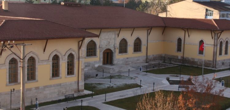 Yiğidolar Sivas Arkeoloji Müzesi'nin kıymetini bilmiyorlar