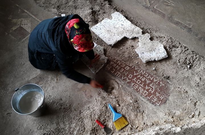 Osmaniye'de bulunan 2 bin yıllık turplu mozaik yerinde sergilenecek