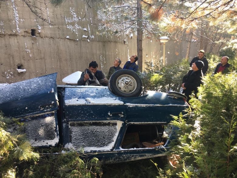 Nevşehir müzesinde akıl almaz trafik kazası: Araç pitosu parçaladı