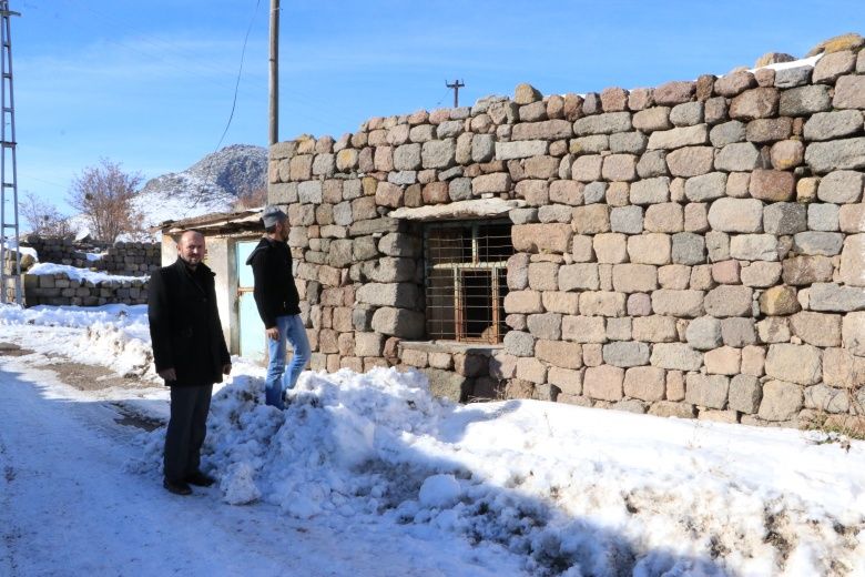 Arkeolojik Sit alanı ilan edilen Madenşehri köyü taşınmayı bekliyor