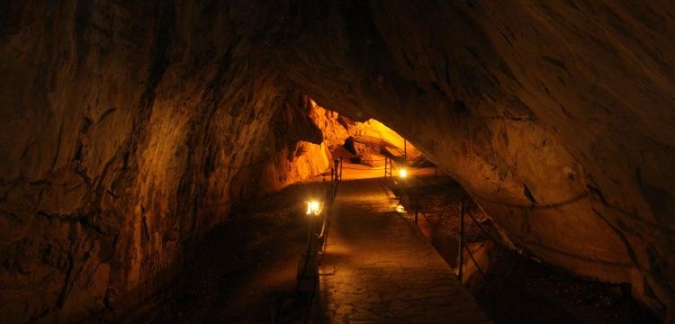 Dupnisa Mağarasının ışıklandırılması ve yolları yeniden yapılacak
