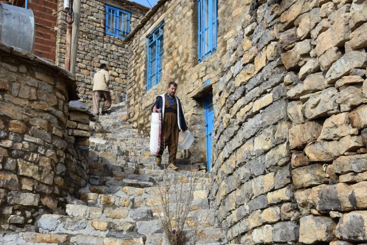 İran'ın tarihi kasabası Havraman'ın taş evleri görenleri büyülüyor