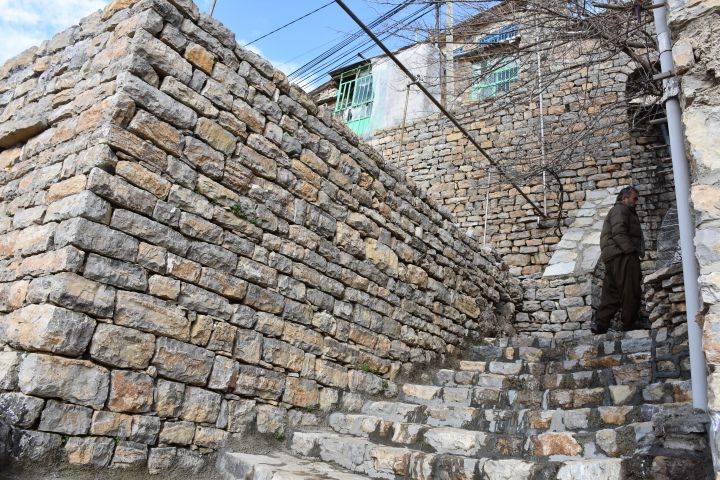 İran'ın tarihi kasabası Havraman'ın taş evleri görenleri büyülüyor