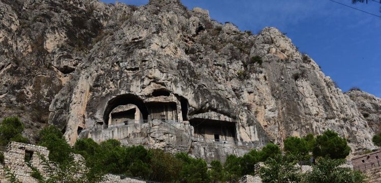 Amasya Harşena Dağı ve Pontus Kral Kaya Mezarları UNESCO yolunda