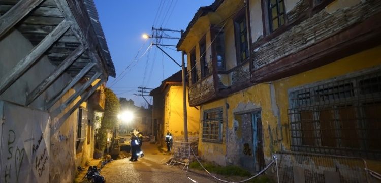 Balıkesir'de tarihi Rum evinin yıkılma riski nedeniyle önlemler alındı