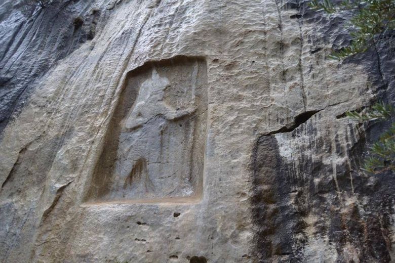 Fotoğraflarla Hitit eseri Karabel Anıtı'nın hazin parçalanış hikayesi