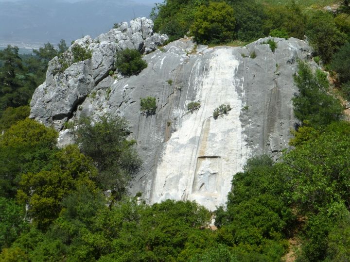 Fotoğraflarla Hitit eseri Karabel Anıtı'nın hazin parçalanış hikayesi