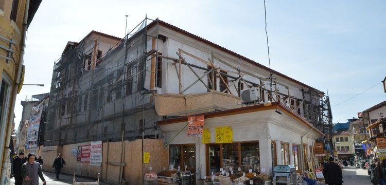 Anadolu Oteli olarak kullanılan 154 yıllık Veli Paşa Hanı restore ediliyor