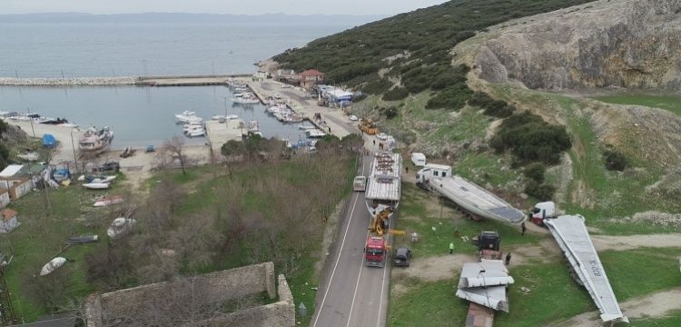 Saros Körfezi'ne batırılacak dev uçak 6 tırla limana getirildi